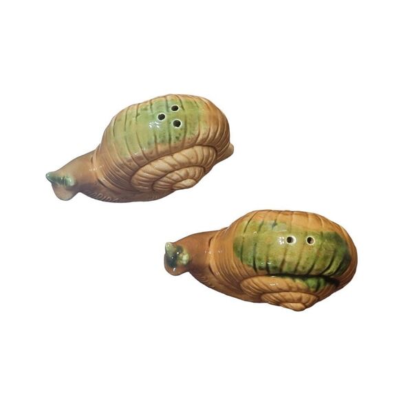 Vintage snail salt & pepper shakers - Picture 2 of 5
